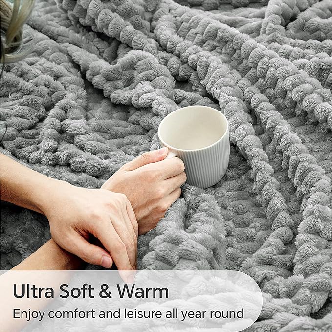 BEDELITE Fleece Blanket, Large Queen Size for Bed, 3D Jacquard Decorative Grey Fuzzy Throw, Soft and Cozy Warm Plush Fluffy Blanket All Seasons Suitable, 90x90Inches