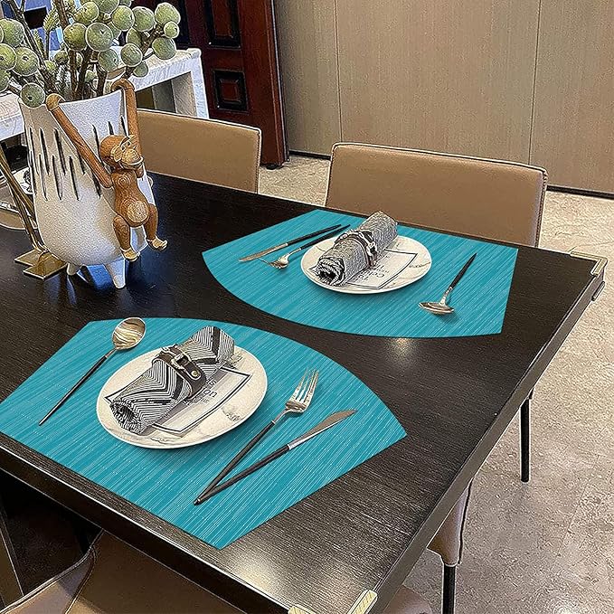 SHACOS Large Size Wedge Placemats with Centerpiece Set of 5, PVC Woven Vinyl Place Mats for Round Table Washable Indoor Outdoor Table Placemats, Blue
