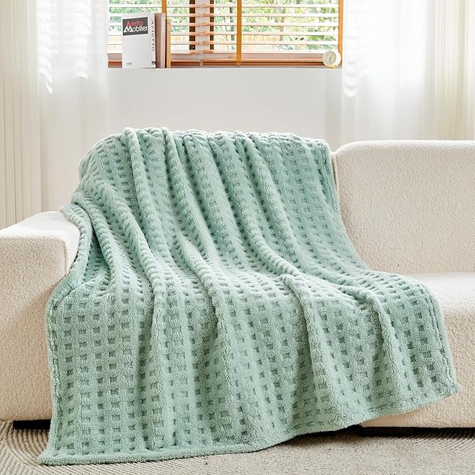NEWCOSPLAY Super Soft Throw Blanket Green Premium Silky Flannel Fleece 3D Waffle Checkered Lightweight Bed Blanket All Season Use (New Sage Green, Throw(50"x70"))