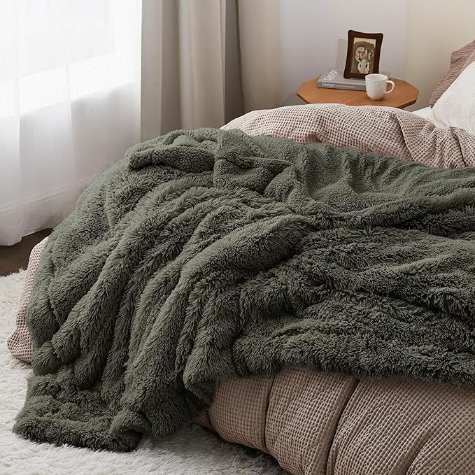 Bedsure Fluffy Olive Green Throw Blanket Gifts for Women, Men, Soft Fleece Cozy Fuzzy Sherpa Plush Warm Minky Thick Faux Fur Throws for Couch, Dark Green Decor House Blanket Gifts for Her, 50x60