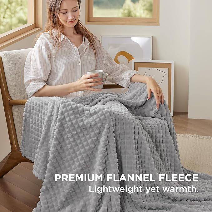 Bedsure Grey Throw Blanket for Couch - Warm, Cozy & Soft Blanket for Women, Cute Small Fleece for Girls, Ideal for Chair & Bed, Light Grey, 50x60 Inches