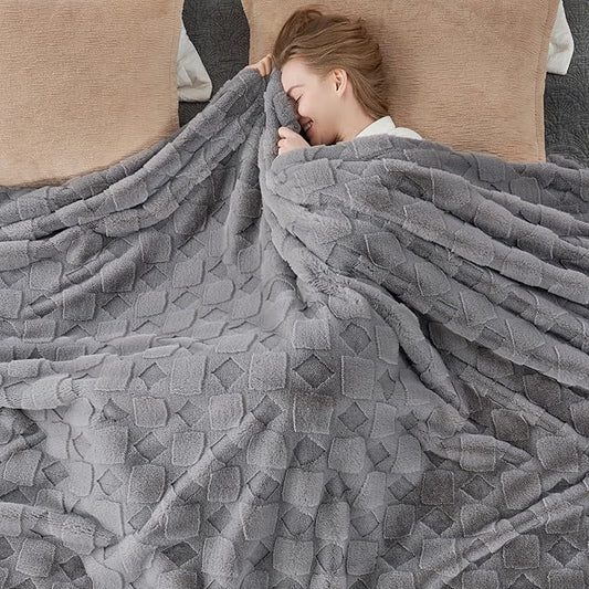 Cozy Bliss Faux Fur Throw Blanket for Couch - Clearance Soft Checkered Fuzzy Cozy Throw Gift Blankets for Women,Grey Blanket for Sofa Bedroom Living Room.(60 * 80 Inches,Grey)