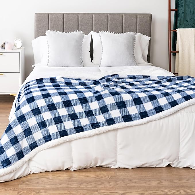 PAVILIA Navy Blue and White Buffalo Plaid Sherpa Throw Blanket for Couch, Plush Checkered Fleece Blanket and Throws, Soft Fuzzy Flannel Blanket for Sofa Bed, Warm Cozy Winter Blanket Gift, 50x60