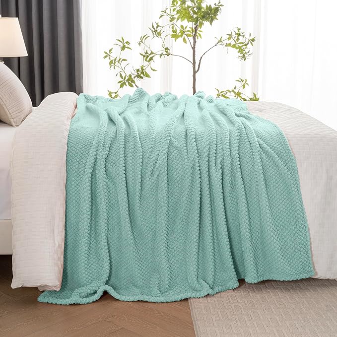 Sage Green 300GSM Fleece Throw Blanket for Couch Sofa Bed, 50x70 Soft Cozy Flannel Blankets, Lightweight Fuzzy Fluffy Throws for Women