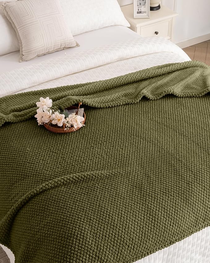 Super Soft 300GSM Green Large King Blanket for Couch, Couch Sofa Bed Throw, Lightweight Fuzzy Cozy Blankets for All Seasons Farmhouse, 90x104
