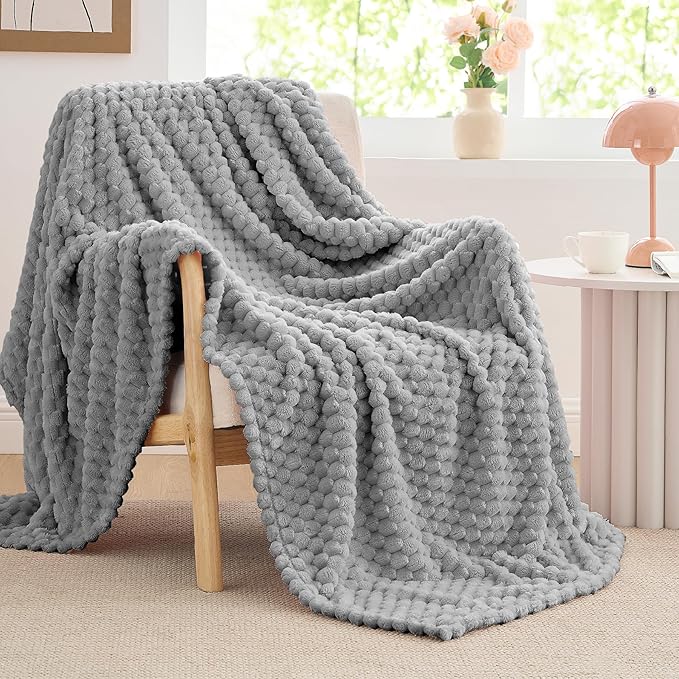 BEDELITE Fleece Blanket Twin Size for Bed Couch, 3D Jacquard Decorative Grey Throw Blanket, Soft and Cozy Warm Plush Fuzzy Throw All Seasons Suitable, 60x80Inches