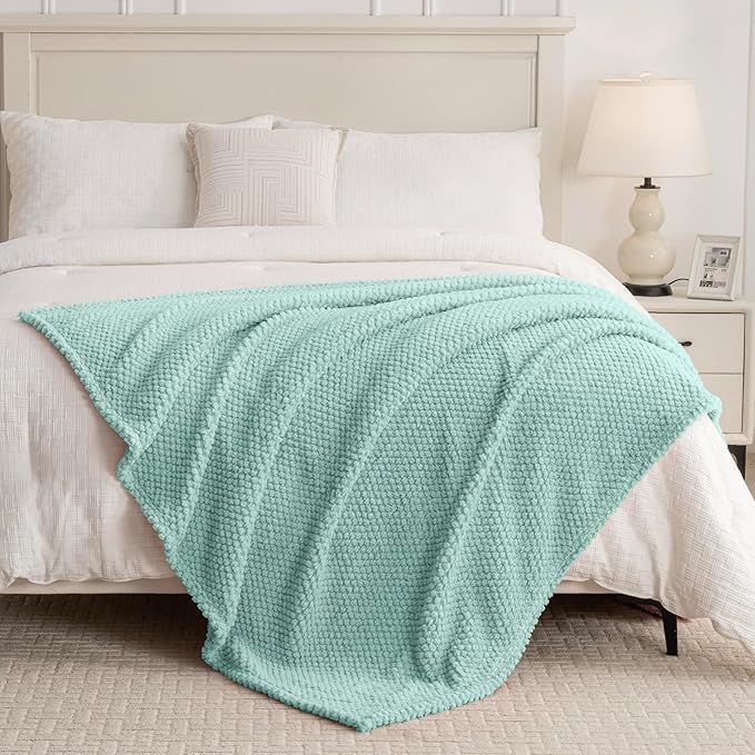 Sage Green 300GSM Fleece Throw Blanket for Couch Sofa Bed, 50x70 Soft Cozy Flannel Blankets, Lightweight Fuzzy Fluffy Throws for Women