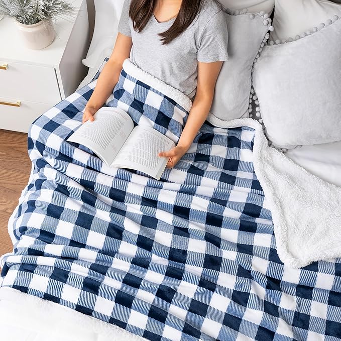 PAVILIA Navy Blue and White Buffalo Plaid Sherpa Throw Blanket for Couch, Plush Checkered Fleece Blanket and Throws, Soft Fuzzy Flannel Blanket for Sofa Bed, Warm Cozy Winter Blanket Gift, 50x60