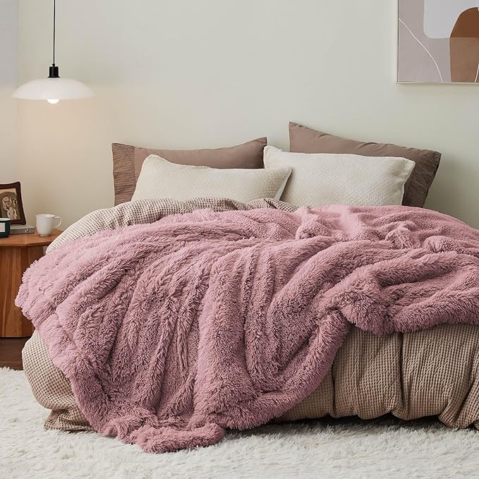 Bedsure Fluffy Dusty Pink Throw Blanket Gifts for Women, Girls, Soft Fleece Cozy Fuzzy Sherpa Plush Warm Minky Thick Faux Fur Throws for Couch, Dark Pink Decor House Blanket Gifts for Her, 50x60