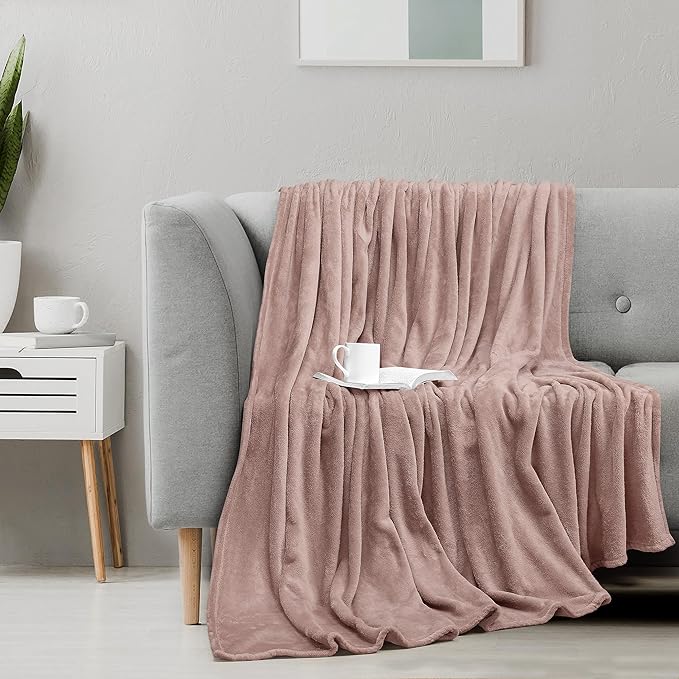 Utopia Bedding Rose Pink Fleece Blanket Full Size Lightweight Fuzzy Soft Anti-Static Microfiber Bed Blanket (90x84 Inch)