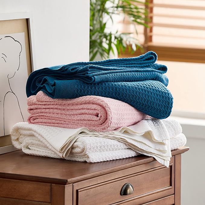 Bedsure 100% Cotton Blanket Queen Size for Bed - Breathable and Soft, Waffle Weave Blanket for Summer Spring, Pink, 90x90 Inches