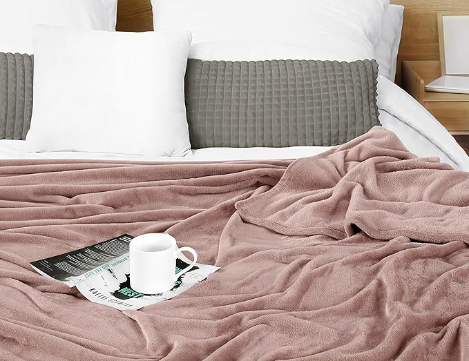 Utopia Bedding Rose Pink Fleece Blanket Full Size Lightweight Fuzzy Soft Anti-Static Microfiber Bed Blanket (90x84 Inch)