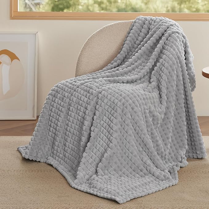 Bedsure Grey Throw Blanket for Couch - Warm, Cozy & Soft Blanket for Women, Cute Small Fleece for Girls, Ideal for Chair & Bed, Light Grey, 50x60 Inches