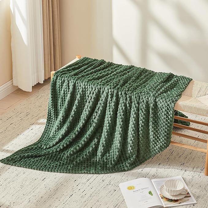 EMME Fleece Blanket, 3D Jacquard Throw Blanket for Couch and Bed, Soft Cozy and Fluffy Blankets Lightweight Luxury Flannel with Geometric Grid Design (Dark Green, 50" x 60")