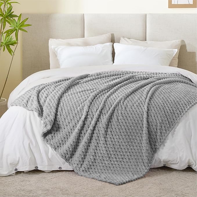 BEDELITE Fleece Blanket Twin Size for Bed Couch, 3D Jacquard Decorative Grey Throw Blanket, Soft and Cozy Warm Plush Fuzzy Throw All Seasons Suitable, 60x80Inches