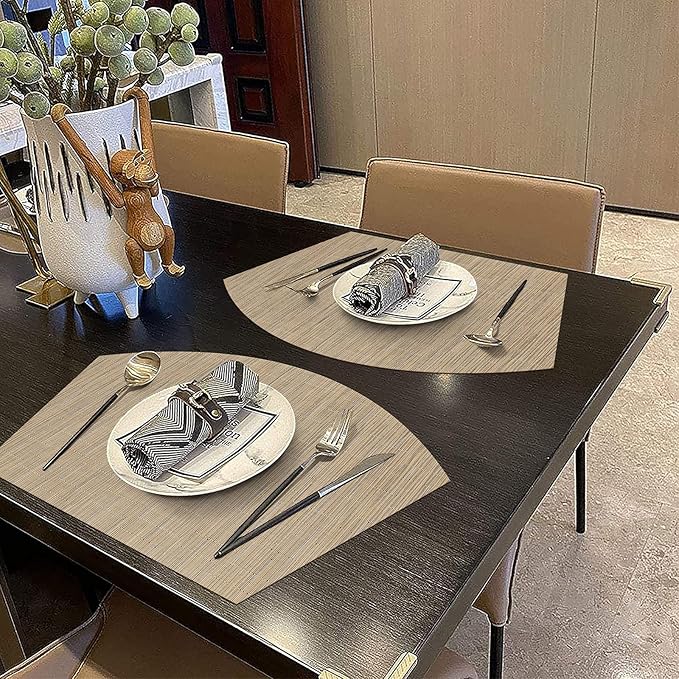 SHACOS Large Size Wedge Placemats with Centerpiece Mat Set of 5, PVC Woven Vinyl Placemats for Round Table Washable Indoor Outdoor Table Mats Reversible Durable, Tan