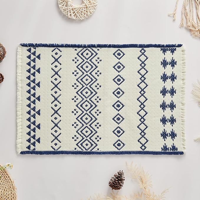 Douceur Boho Bath mat for Bathroom Floor Non Slip, Acrylic Blend Cute Bath Rugs with Tassels, Blue and White Tribal Ethnic Pattern Farmhouse Bathroom Rugs, 20" x 32"