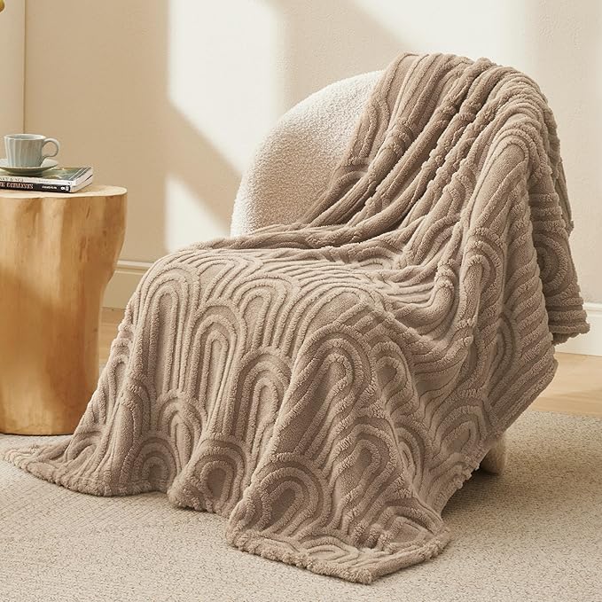Bedsure Brown Throw Blanket for Women - Super Soft & Cozy, Fleece Blankets for Girls, Ideal for Couch & Bed, 50x70 Inches