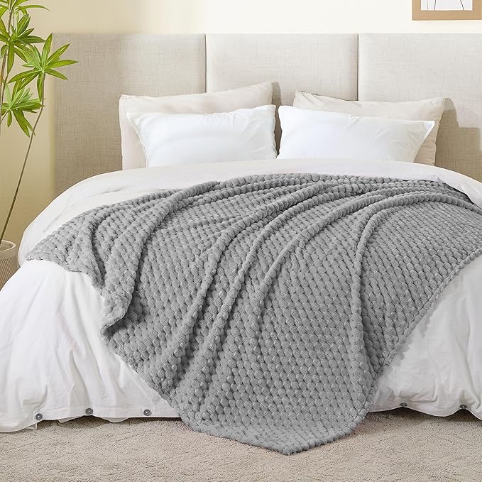 BEDELITE Fleece Blanket, Large King Size for Bed, 3D Jacquard Decorative Grey Fuzzy Blanket, Soft and Cozy Warm Plush Fluffy Throw All Seasons Suitable, 108x90Inches