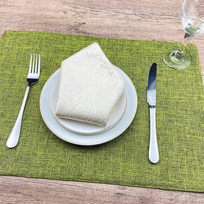 Weabetfu Cloth Placemats Set of 4 Heat Resistant Dining Table Placemmats Cotton Linen Machine Washable Kitchen Table Mats Wrinkle Free Thick Fabric Place Mats,Easy to Clean,13×19inch,Grass Green