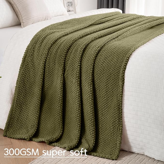 Super Soft 300GSM Green Large King Blanket for Couch, Couch Sofa Bed Throw, Lightweight Fuzzy Cozy Blankets for All Seasons Farmhouse, 90x104