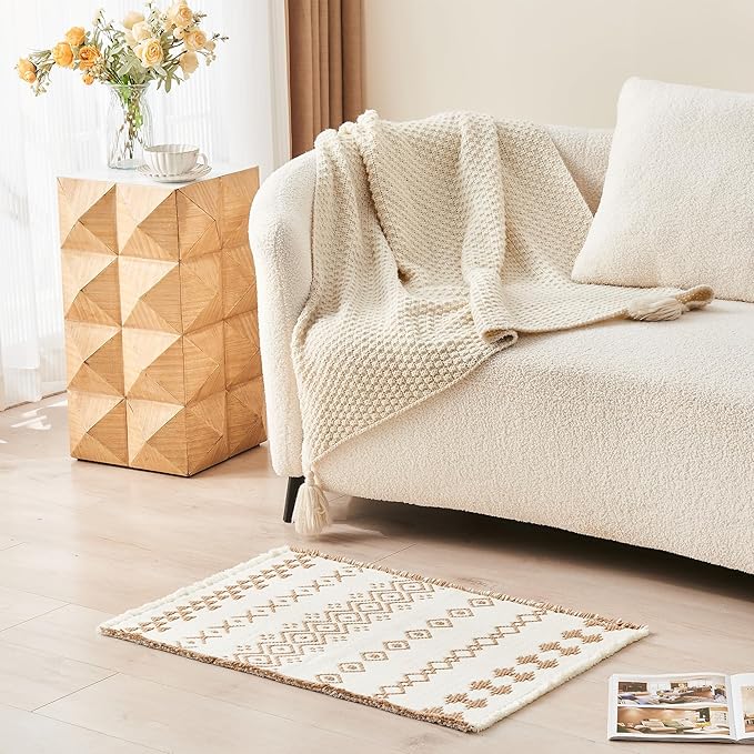 Douceur Boho Bath mat for Bathroom Floor Non Slip, Acrylic Blend Cute Bath Rugs with Tassels, Beige and White Tribal Ethnic Pattern Farmhouse Bathroom Rugs, 24" x 36"