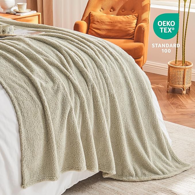 EMME Fluffy Soft Blanket Throw Size - 50"*60" Green Soft Fluffy Warm Throw Blankets for Couch, Sofa, Chair, Bed, Camping, Picnic, Travel Lightweight Bed Blanket
