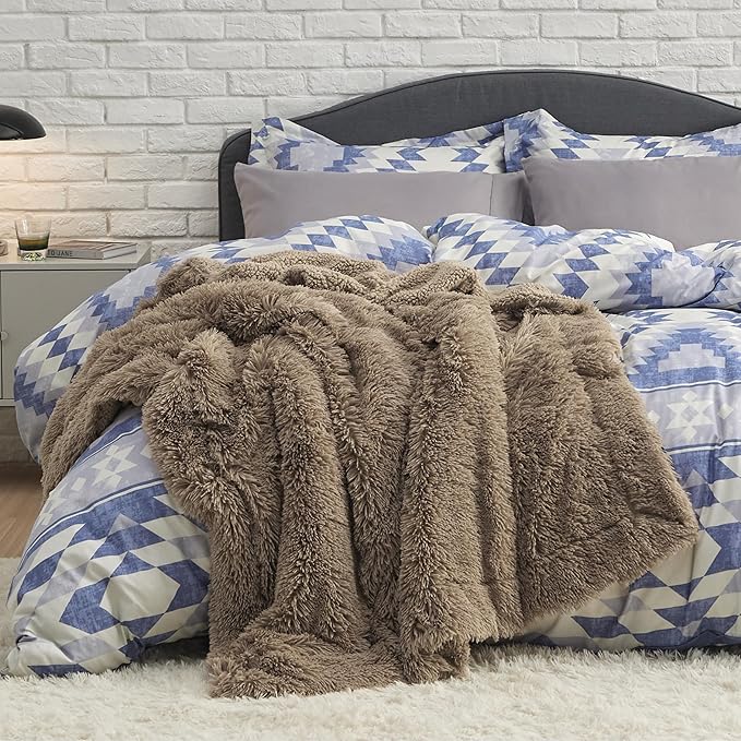 Bedsure Fluffy Brown King Size Blanket for Bed, Thick Soft Sherpa Faux Fur Fleece Bedding Fuzzy Plush Winter Warm Heavy Oversize Big Large King Blanket, Cozy Brown Gifts for Men Women, 108x90