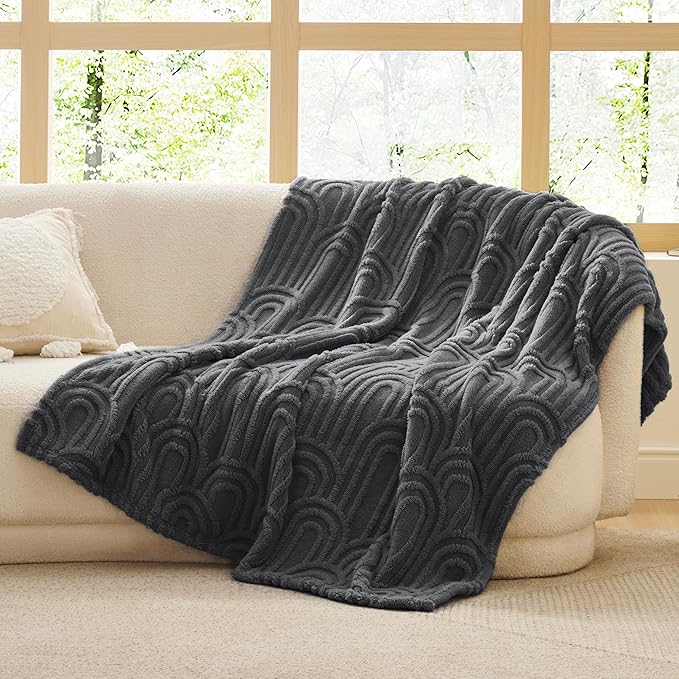 Bedsure Grey Throw Blanket for Couch - Super Soft & Cozy Summer Blankets for Women, Fluffy Fleece Throw for Girls, for Women Men, Ideal for Room, Home & Bedroom Decor, 50x60 Inches