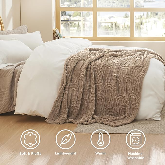 Bedsure Brown Throw Blanket for Women - Super Soft & Cozy, Fleece Blankets for Girls, Ideal for Couch & Bed, 50x70 Inches
