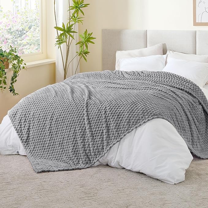BEDELITE Fleece Blanket, Large Queen Size for Bed, 3D Jacquard Decorative Grey Fuzzy Throw, Soft and Cozy Warm Plush Fluffy Blanket All Seasons Suitable, 90x90Inches