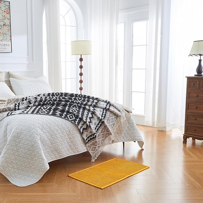 Douceur Chenille Waffle mat with Patented noslip Backing, Acrylic Blend Chenille Absorbent Bathroom Rugs, Cushioned mesh Backed Bath Rug Machine Washable, 18" x 32", Mustard Yellow