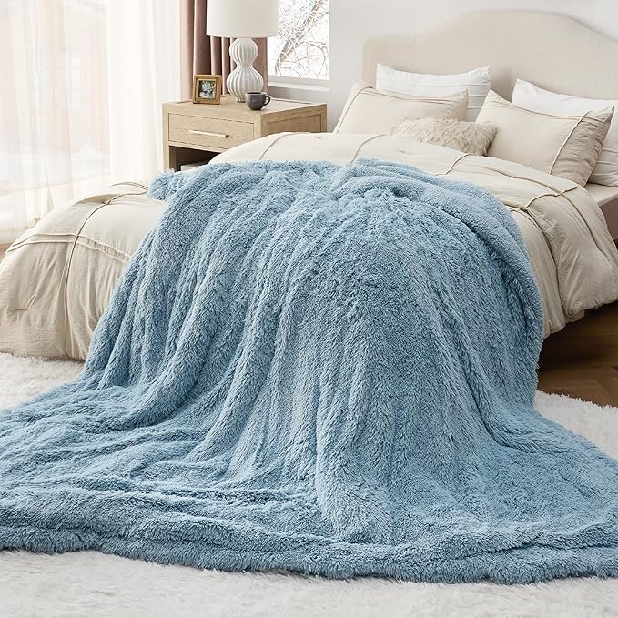 Bedsure Fluffy Light Blue Blankets Queen Size for Bed, Thick Sherpa Faux Fur Fleece Fuzzy Plush Winter Warm Soft Full Queen Blankets, Bedroom Decor Blue Gifts Cozy Gifts for Women Men, 90x90