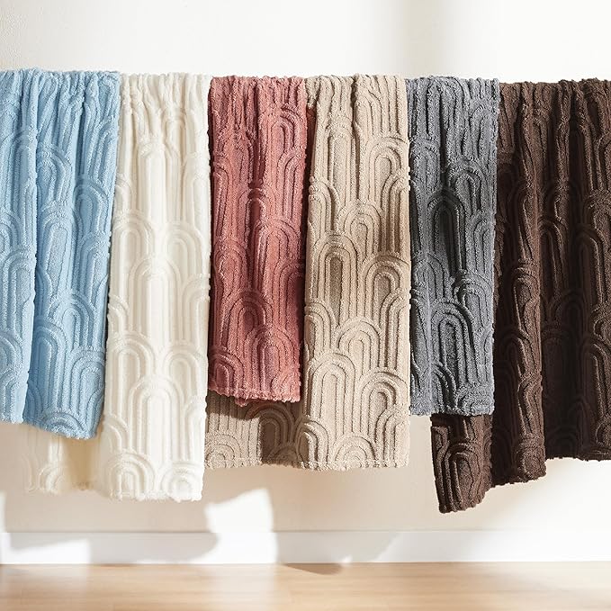Bedsure Grey Throw Blanket for Couch - Super Soft & Cozy Summer Blankets for Women, Fluffy Fleece Throw for Girls, for Women Men, Ideal for Room, Home & Bedroom Decor, 50x60 Inches