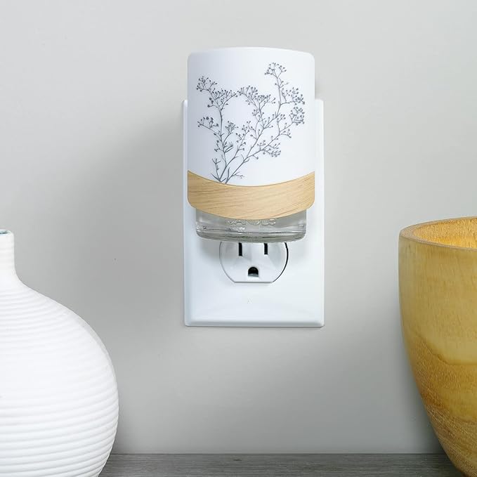 Yankee Candle Natural Simplicity with Light Scent Plug Diffuser