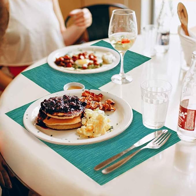 GIVERARE Placemats Set of 4, Heat-Resistant Woven Vinyl Placemat, Non-Slip Washable PVC Table Mat, Easy to Clean Premium Plastic Mats for Dining, Kitchen Table (Turquoise)