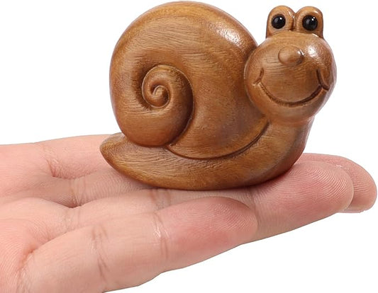 Snail Wooden Figurine,Gift Decoration Hand-Carved Wood Look Art Carved Garden Statue,Lovely Home Decor Figurine Suitable for Office Desk, Desktop, Living Room, Bedroom, Bookshelf, etc.