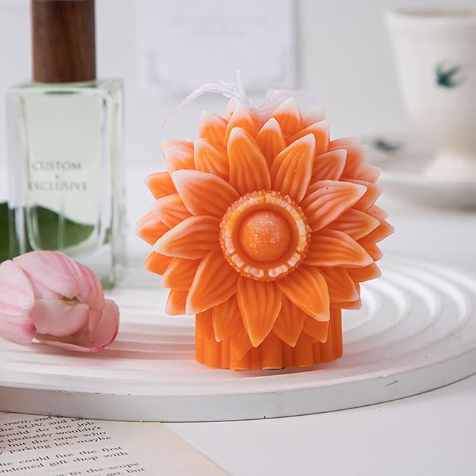 Sunflower Shaped Scented Candle,130G Handmade Clusters Aesthetic Soy Wax Aroma Decorative Candle for Table Photo Prop Valentine's Day Wedding Birthday,Prefect for Meditation Stress