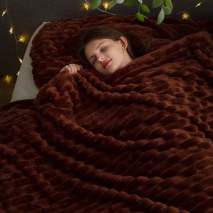 NEWCOSPLAY Super Soft Queen Blanket Coffee Premium Silky Flannel Fleece 3D Ribbed Jacquard Lightweight Bed Blanket All Season Use (Coffee Ribbed, Queen(90"x90"))