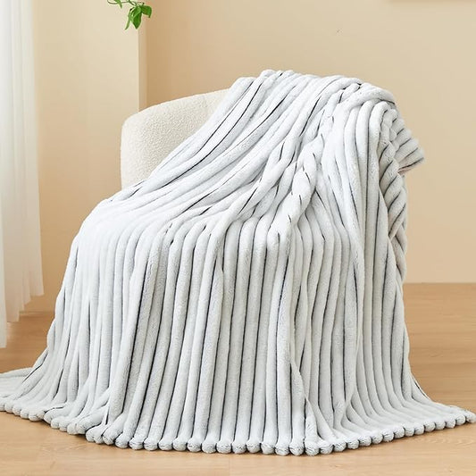 NEWCOSPLAY Super Soft Twin Blanket Black and White Premium Silky Flannel Fleece 3D Ribbed Jacquard Lightweight Bed Blanket All Season Use (Black and White Ribbed, Twin(60"x80"))