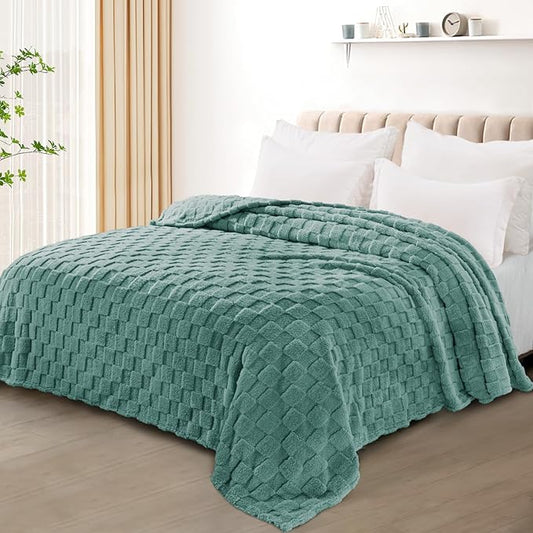 Exclusivo Mezcla Twin Size Flannel Fleece Blanket, Super Soft and Warm Lightweight Checkered Pattern Blankets for All Seasons, 60x80 Inches, Celadon