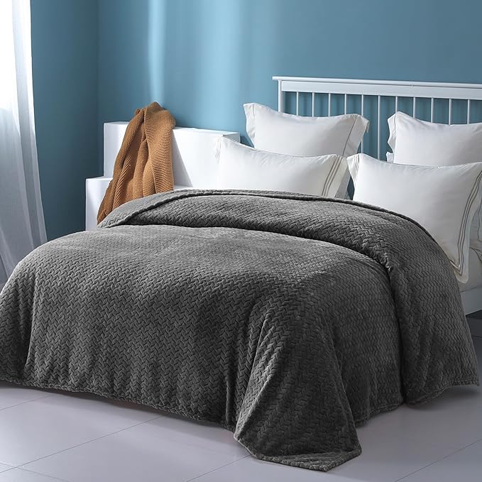 Exclusivo Mezcla Dark Grey Fleece Twin Size Blanket for Bed, 90x66 Inches Soft Cozy Jacquard Flannel Blankets, Lightweight Fuzzy Plush Warm for All Seasons
