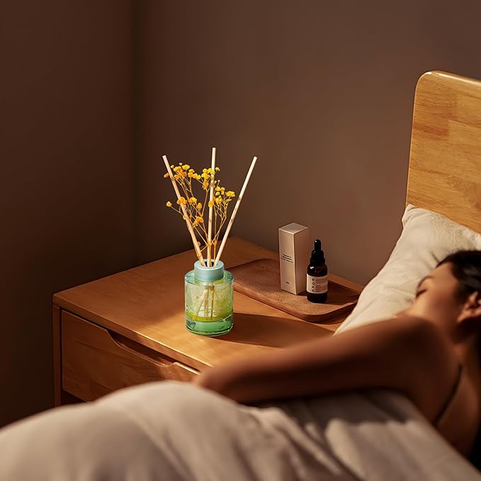 ROUCAS BLANC Reed Diffuser Set with Preserved Flowers, Green Leaves Scented Diffuser with Sticks, Room Decor & Bathroom Decor, Aromatherapy Home Fragrance Diffuser Gift (Verdant Mystique)