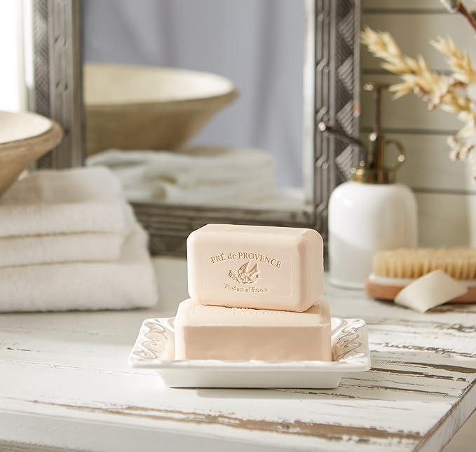 Pre de Provence Artisanal Soap Bar, Natural French Skincare, Enriched with Organic Shea Butter, Quad Milled for Rich, Smooth & Moisturizing Lather, Coconut, 5.3 Ounce