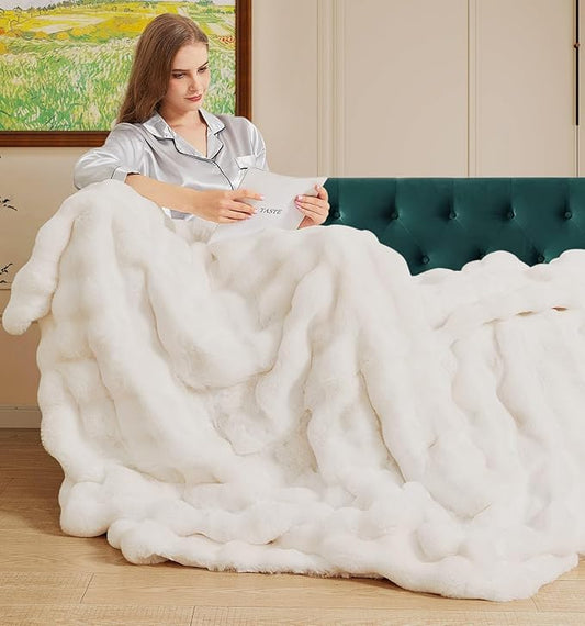 Light Beige Fuzzy Faux Fur Throw Blanket for Couch Bedroom Living Room Furry Soft Fluffy Bed 60x80 Thick Warm Blanket for Winter Home Gifts 860 GSM