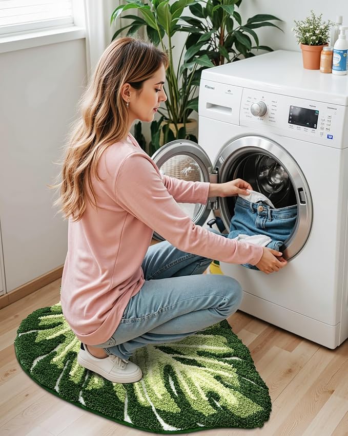 LUMI Cute Bathroom Rugs with Green Leaf Plant, Soft, Fluffy, Plush, Absorbent, Quick Dry, Non Slip, Machine Washable for Shower Floor, Bathroom, Bedroom,Kids Room, 23.5"x31.5", Monstera