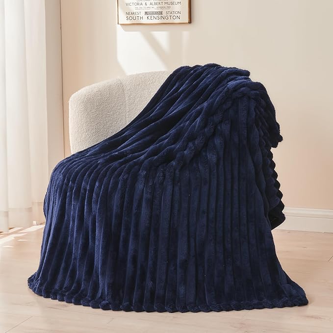 NEWCOSPLAY Super Soft Queen Blanket Dark Navy Premium Silky Flannel Fleece 3D Ribbed Jacquard Lightweight Bed Blanket All Season Use (Dark Navy Ribbed, Queen(90"x90"))