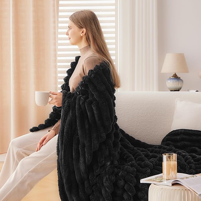 NEWCOSPLAY Super Soft King Blanket Black Premium Silky Flannel Fleece 3D Ribbed Jacquard Lightweight Bed Blanket All Season Use (Black Ribbed, King(90"x110"))