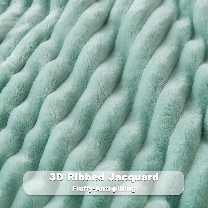 NEWCOSPLAY Super Soft Queen Blanket New Sage Green Premium Silky Flannel Fleece 3D Ribbed Jacquard Lightweight Bed Blanket All Season Use (New Sage Green Ribbed, Queen(90"x90"))