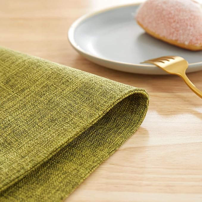Weabetfu Cloth Placemats Set of 4 Heat Resistant Dining Table Placemmats Cotton Linen Machine Washable Kitchen Table Mats Wrinkle Free Thick Fabric Place Mats,Easy to Clean,13×19inch,Grass Green